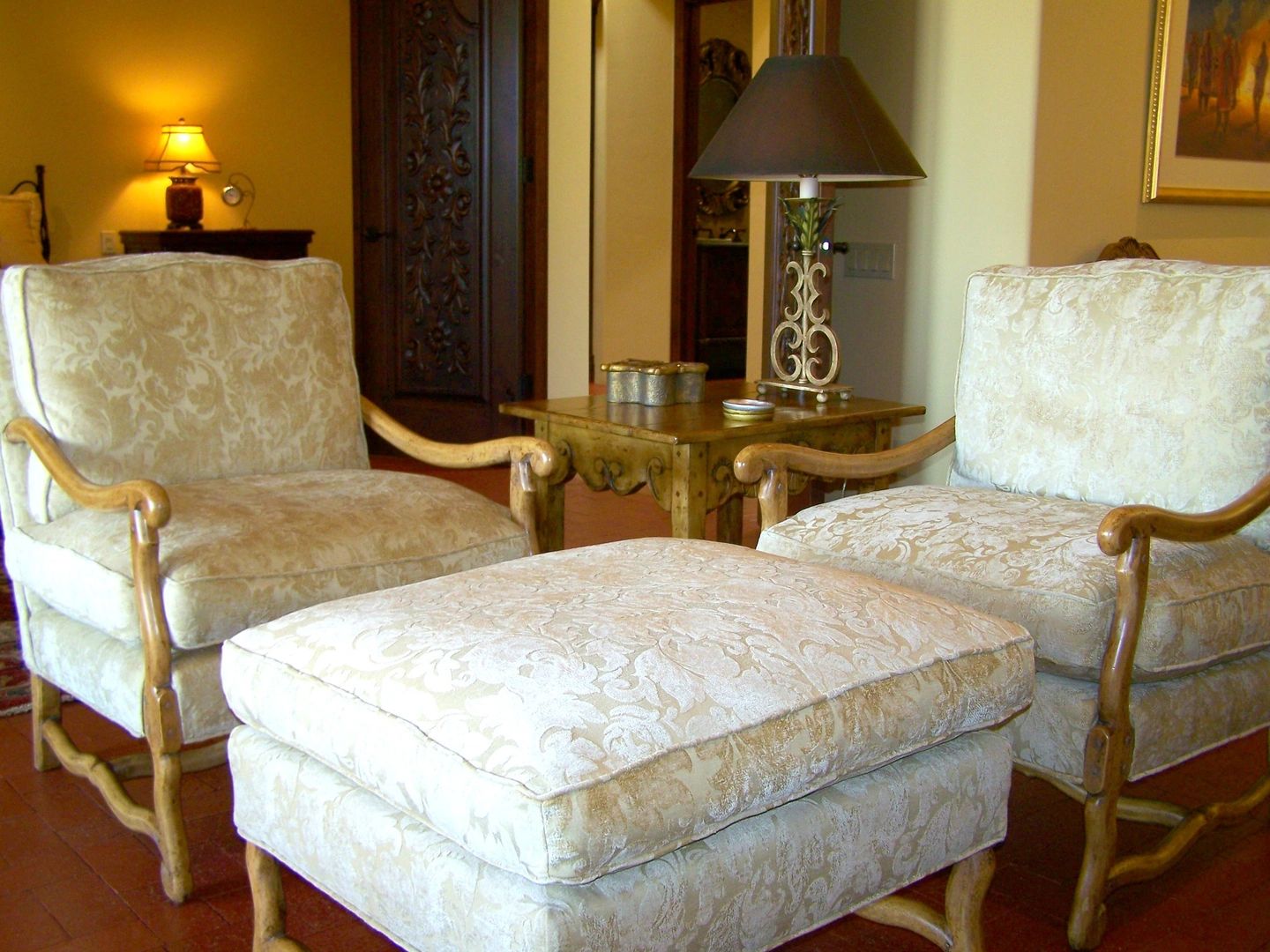 DESIGN FOCUS Furniture Reupholstery Tucson, Arizona