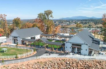 SkyLand Ranch – Sevierville, TN
A $20M mountaintop attraction combining retail, dining, and family f