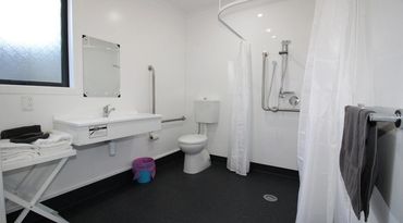 Full Wet Floor Bathroom
