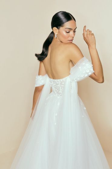 Laura's Couture Collection Wedding Dresses & Bridal Shop in Kansas City, MO