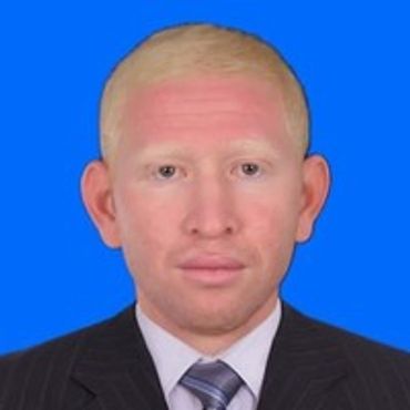 Se hizo pasar por abogado y le pagué directamente por PayPal.
"X...x"