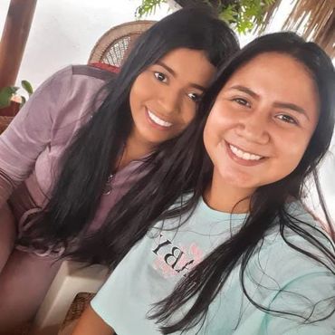Maria y su amiga de San Jacinto?
Maria, siempre hermosa 💔 😭