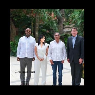 Maria con el Presidente! Auténtico? En serio? O otra falsificacion?