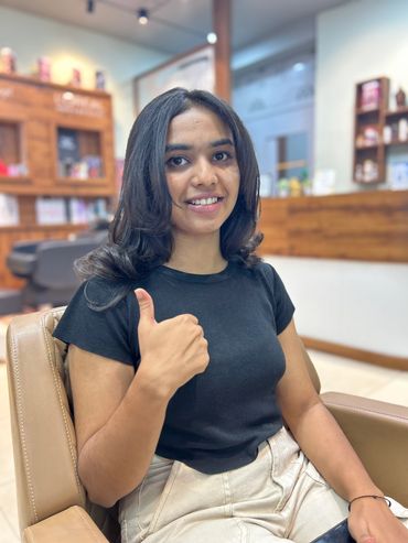 Upgrade your style with our Advanced Haircut, designed for precision, movement, and elegance.