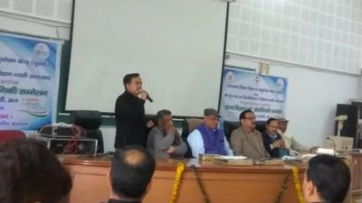 Dr. Mahesh Bhatt, President VBHA Uttarakhand addressing teachers and scientists on February 24, 2019