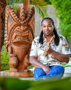 Arizona tiki carver, Hawaii, Tropical backyards, Tiki, tki carver, Pierre Mosley, wood carving,luau