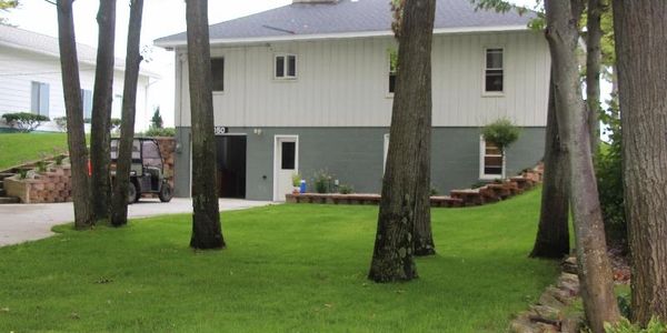 Roadside view of Lilac Cottage