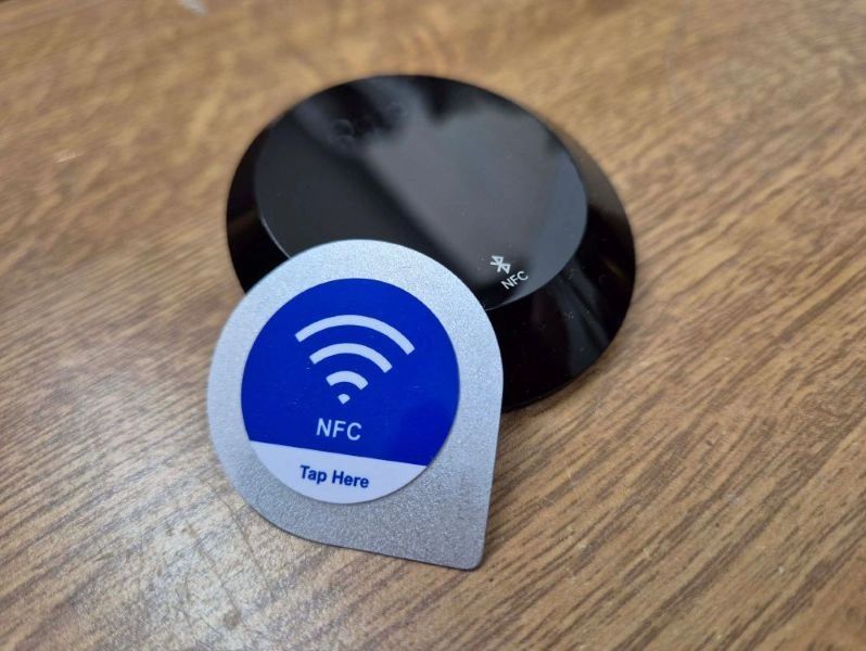 Bluetooth receiver with NFC pairing tag.