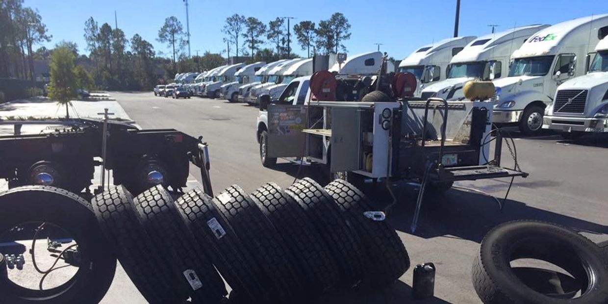 We provide the following:
Truck tire repair or replace, mobile truck service, 24/7 tire service