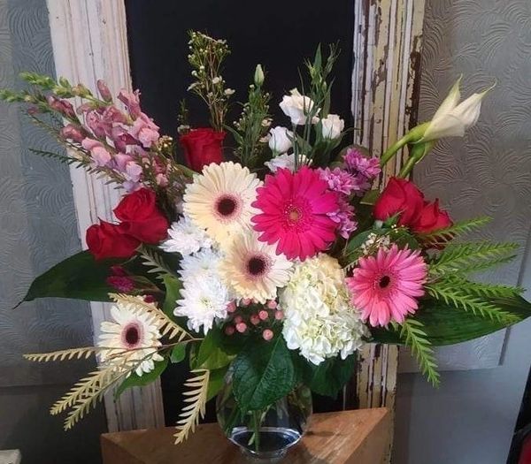 Bouquet fêtes des mères, panier cadeaux