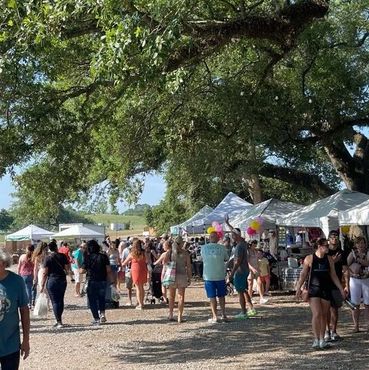 Vendors setting up on the Farm