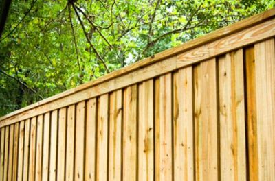 Wood privacy fence