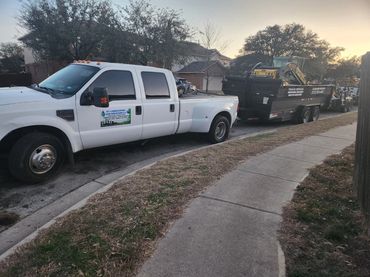 TRASH HAULLOFF ,MULCH ,DIRT GRAVEL DELIVERY
