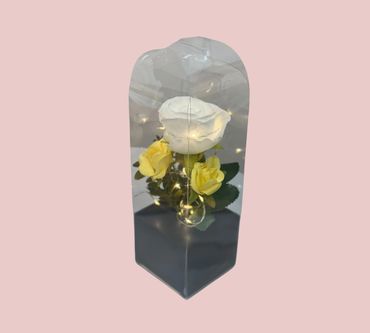 #artificialflowers #flowers #bouquet #floralbouquet #flowersonacrylic #giftbox