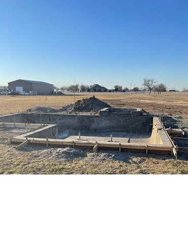 Gunite step completed in new pool.
