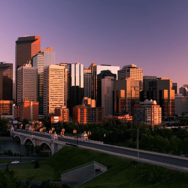 a photo of the Calgary skyline
