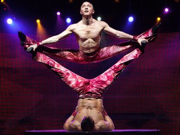 Iouri and Gabor - Hand to hand acrobats