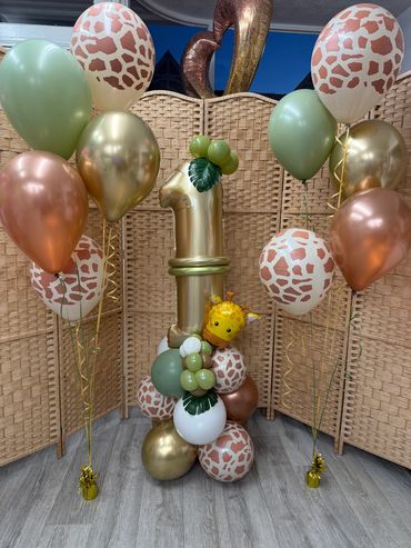 Jungle theme balloon stack