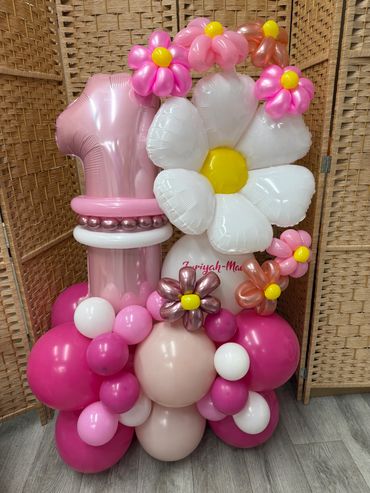 Daisy theme balloon stack