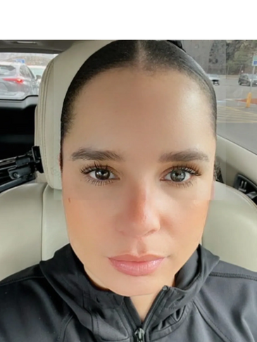 ¡Por supuesto! Aquí te lo dejo en inglés y ampliado:
My name is Yudelka Vargas, and I am the leader