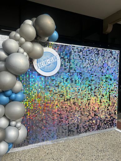 Shimmer wall
Glitter wall
Freestanding glitter wall