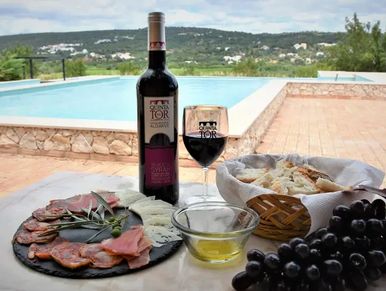 Olive Oil and Wine: The Algarve’s Hidden Flavours