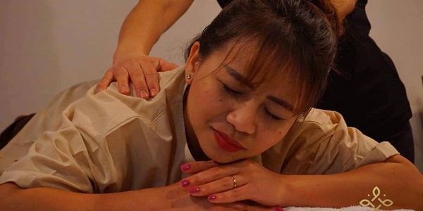 Aroka Thai Spa female therapist massaging a female client's back