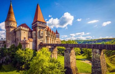 🏰 Corvin Castle is one of the largest and best-preserved Gothic-Renaissance castles in Europe.