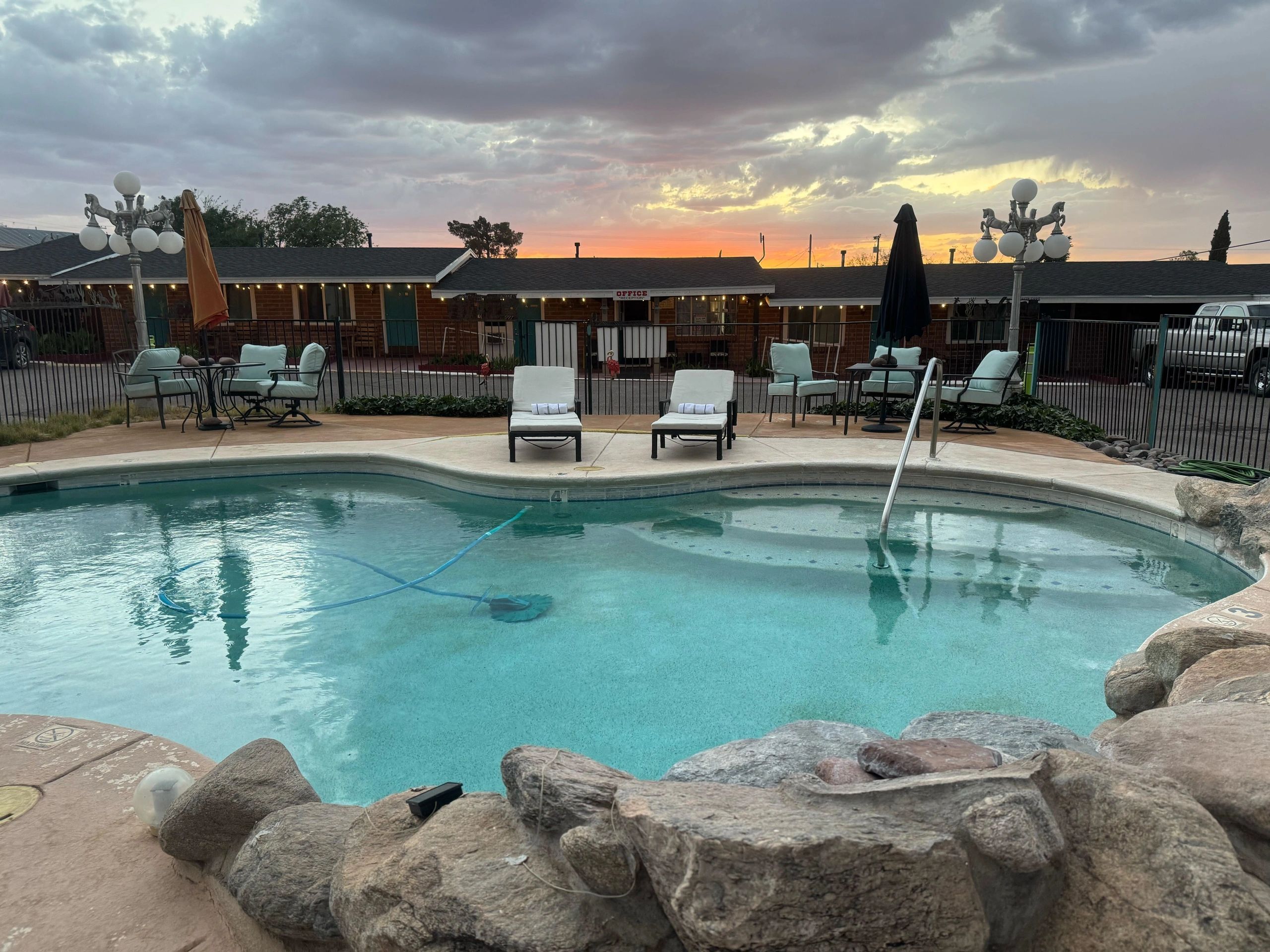 Pool and hot tube for guest.