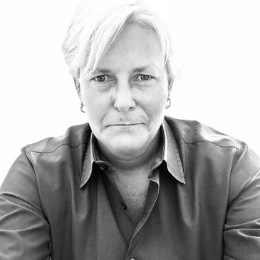 Robin Funk is an artist residing in Richardson, Texas. She began welding as a hobby in 1997.