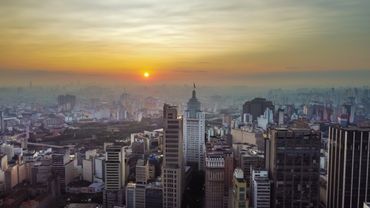 "Vista aérea do amanhecer em São Paulo" !