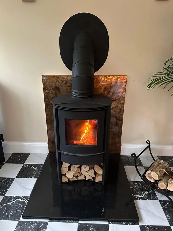 A splashback can be used to create a feature.
Our splash backs