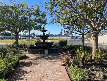 Schoongezight Fountain by Park Image