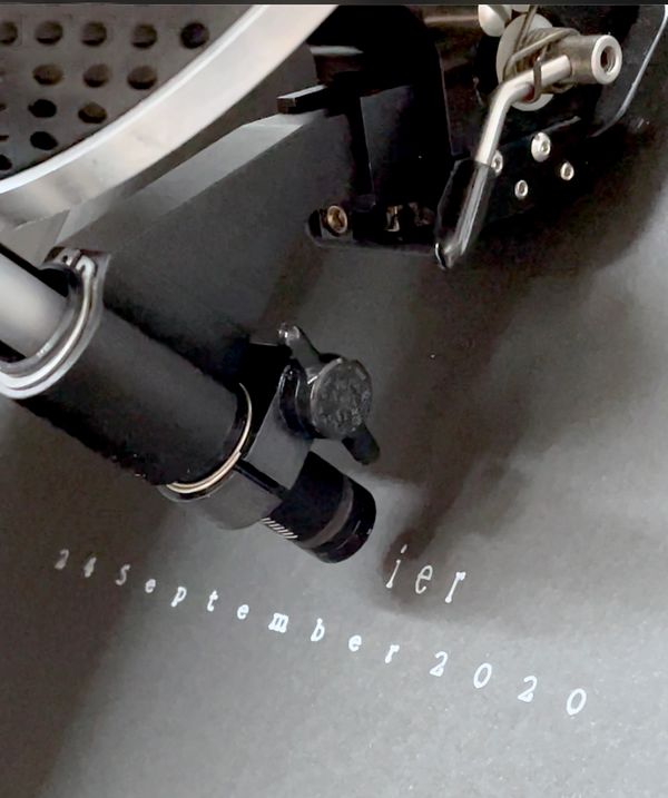 Pen tool on the Wizard Computerized Mat Cutter draws text on mats.