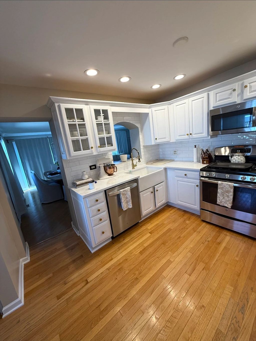 Kitchen remodel conducted by Rentschler Remodeling and Construction in Wheaton, IL. Includes tile ba
