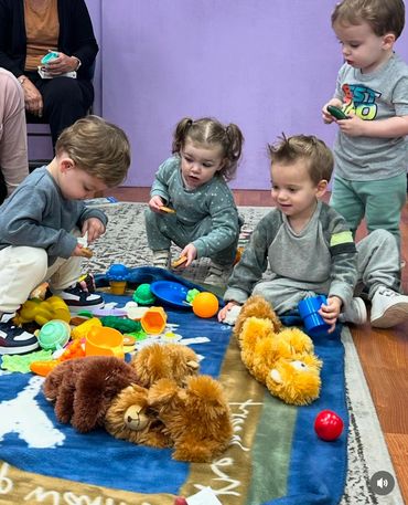 Mommy and Me, parent and child class, Long Island, toddler, sensory, baby and me, moms and tots