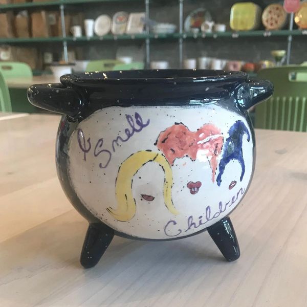 A cauldron designed ceramic