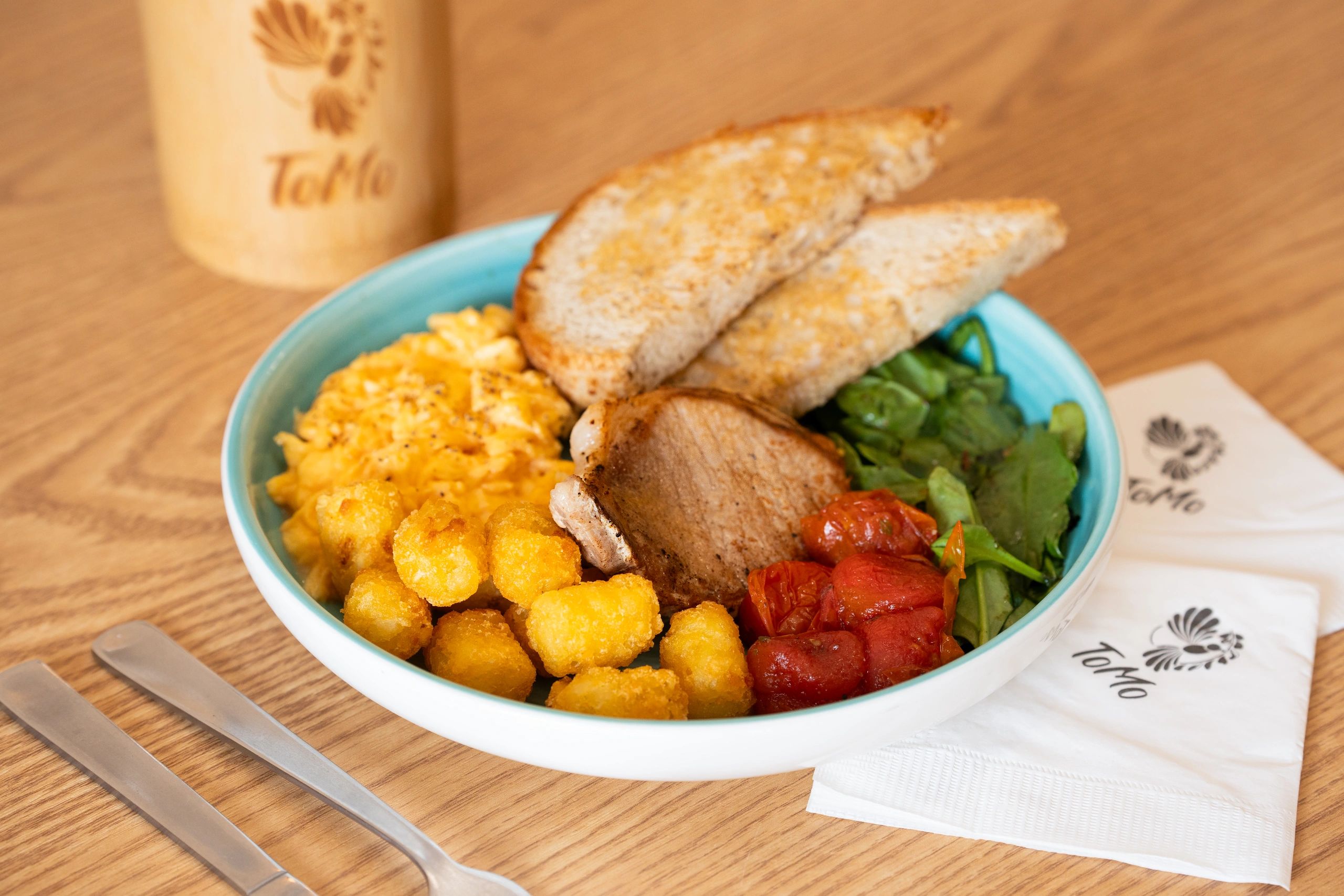 Tomo Breakfast (Neil Road)
Choice of meat: Pork loin or bacon