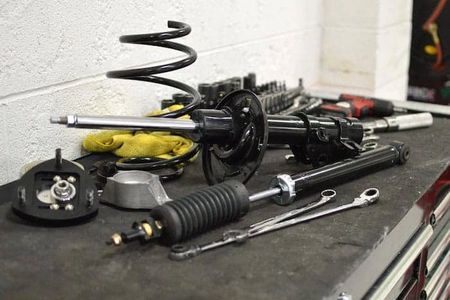 Struts
Shocks
Suspension
