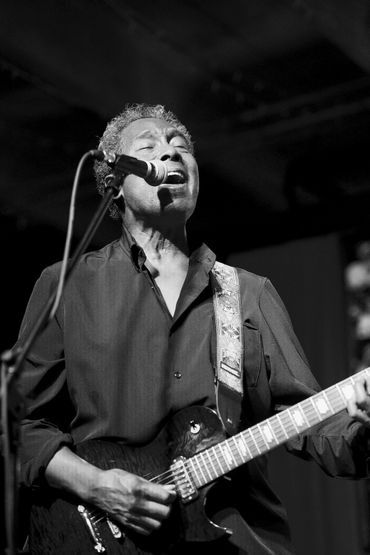 4.11.26 Johnny Rawls show at Roots Music Project. Photo © Jeff Berger