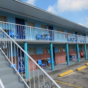 Key Largo Moose Lodge offers 7 motel rooms to Moose members.