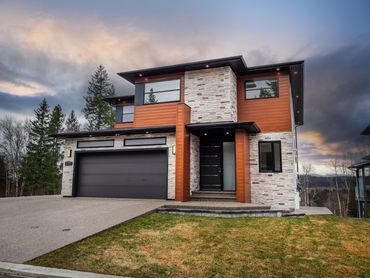 Home builder Prince George
Ultra modern home design
Versetta stone
Metal wood look siding