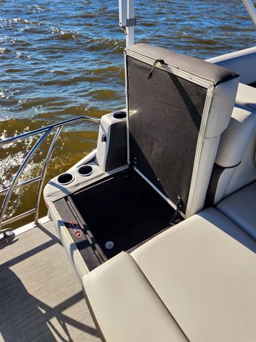 Harris Cruiser 230 at Ayers Island pic of cooler storage area