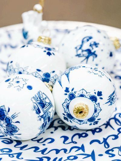 Kerstversiering van Royal Delft in Delfts Blauw te koop bij Atelier Feitz