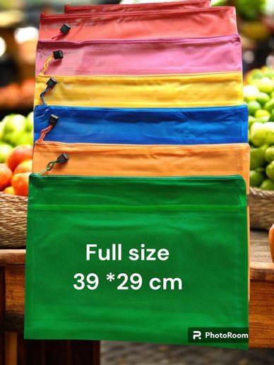 Colorful reusable produce bags with zippers, sized 39x29 cm.
