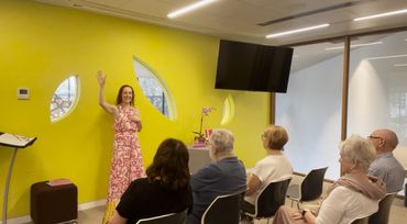 Australian motivational speaker, Leanne Zaccar discussing her ART Framework during a Keynote