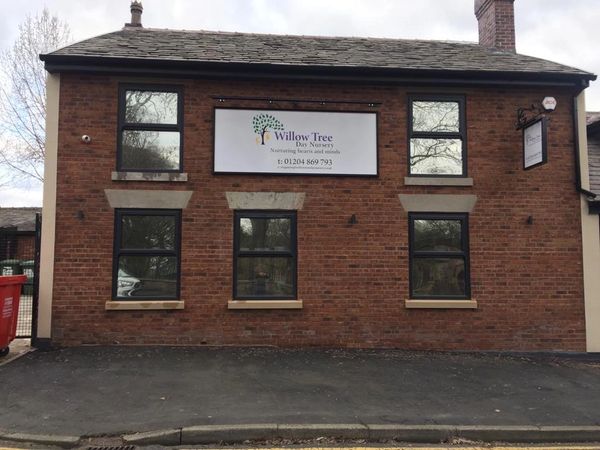HOME & OFFICE WINDOW PRIVACY FILM TINTING