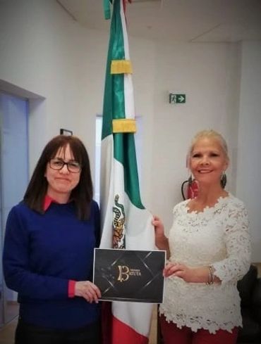 Premio Batuta
Ana Castillo en Embajada en República Checa