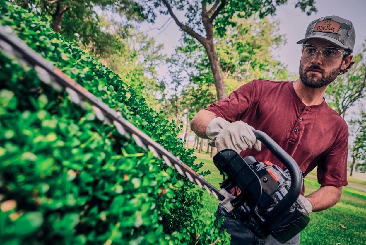 HT225-24 Hedge Trimmer