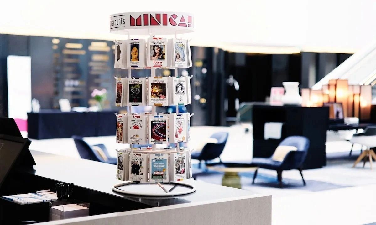 minicards desk stand